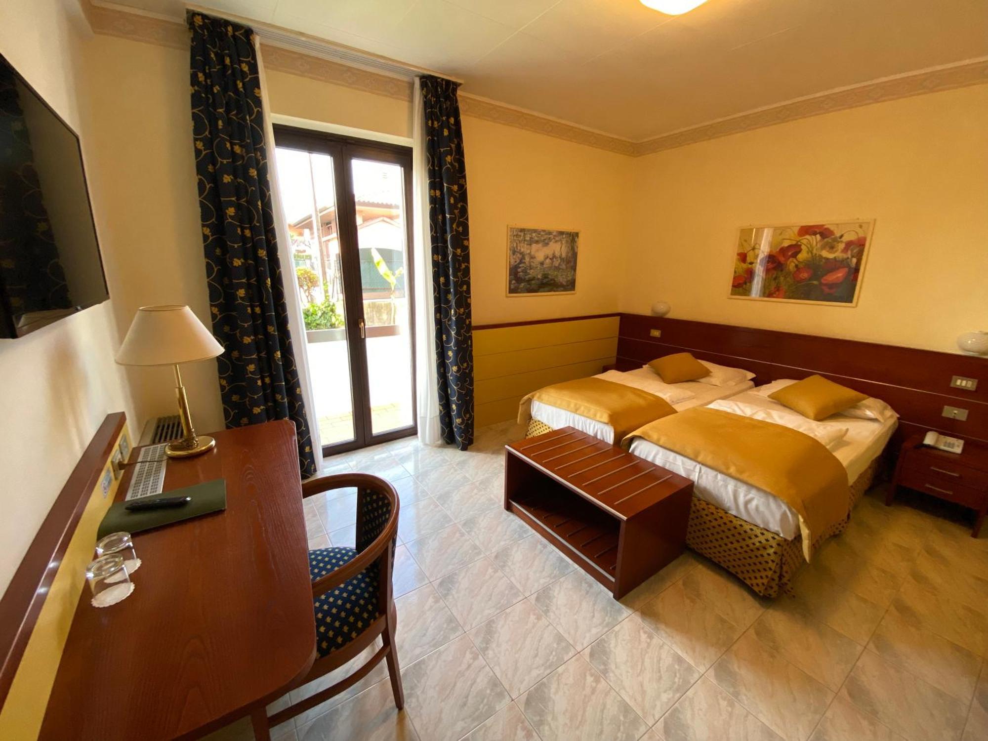 Hotel Villa Olivo Resort 3S Bardolino Kültér fotó