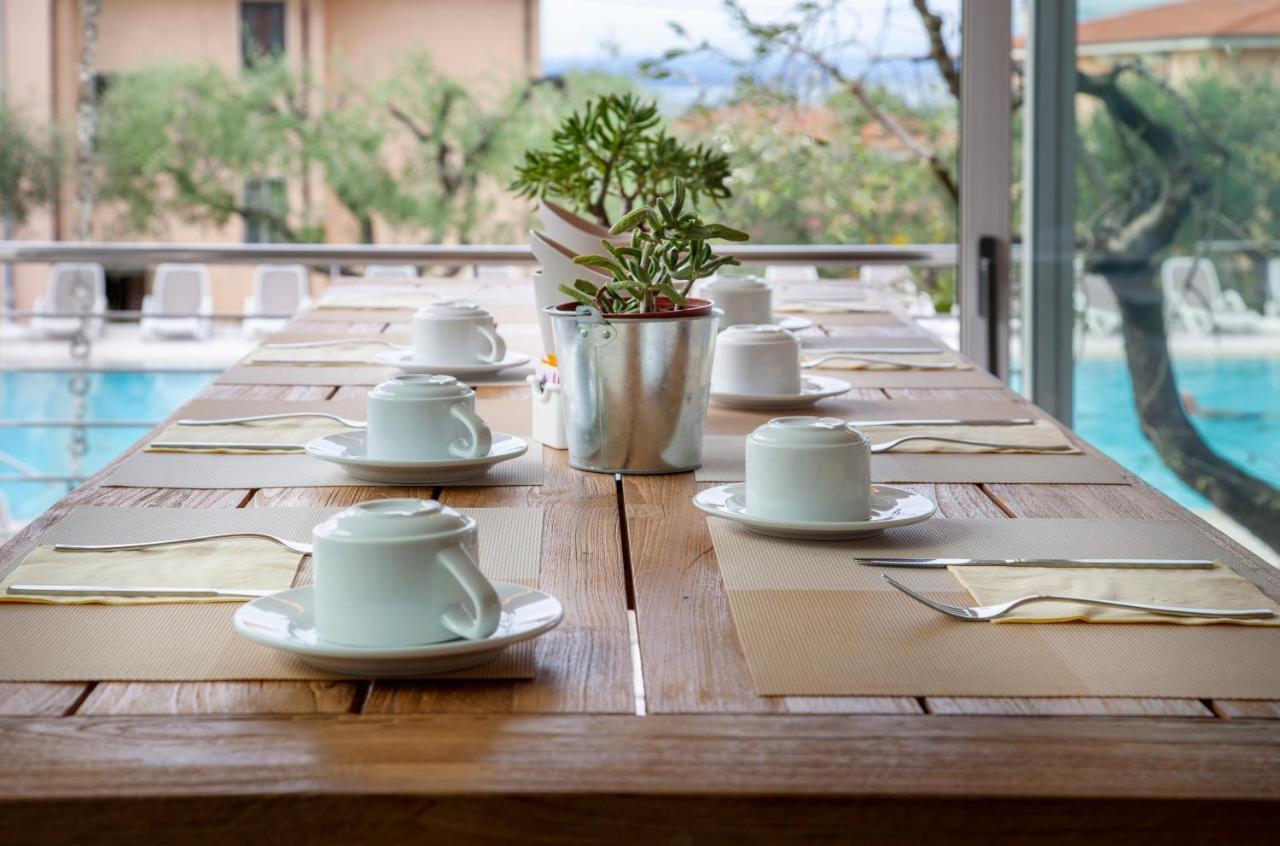 Hotel Villa Olivo Resort 3S Bardolino Kültér fotó